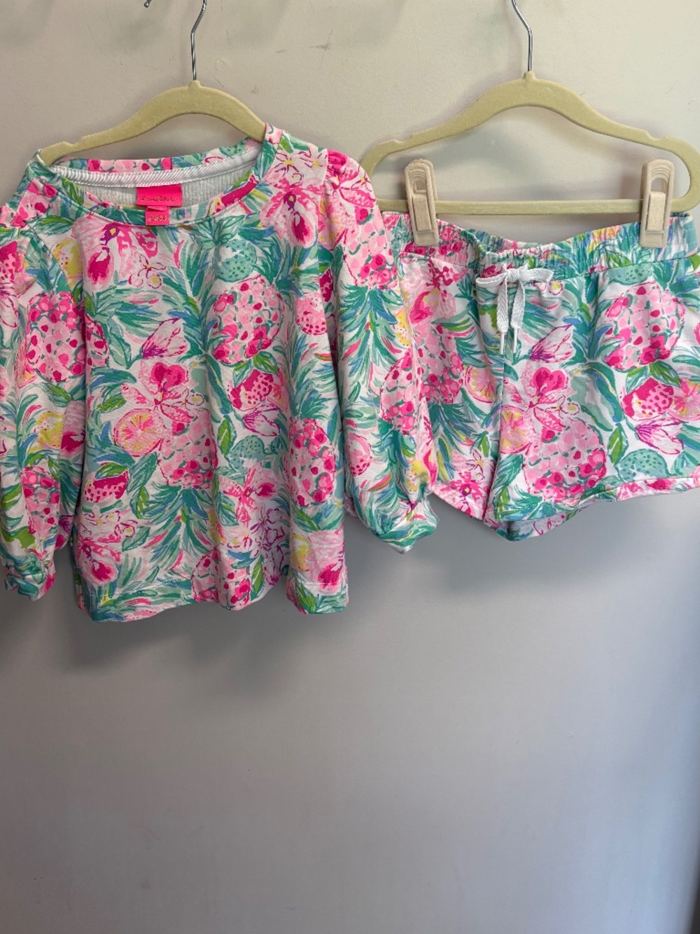 Lilly‎ Pulitzer Girls Short Set Size (8/10) 3/4 Sleeve Floral Pineapple